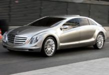 concept car Mercedes-Benz F700 su strada